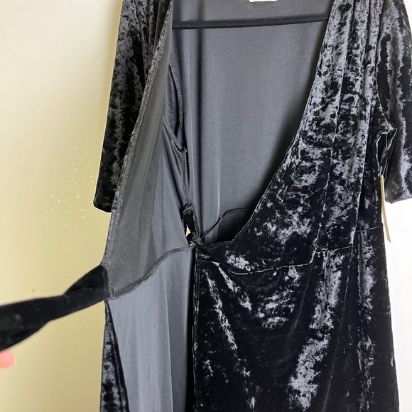 Kiyonna 0X Black Burnout Velvet Wrap Dress L/XL Witchy Whimsigoth Goth Halloween - Picture 3 of 13